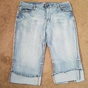 ON HOLD Plus size crop jeans